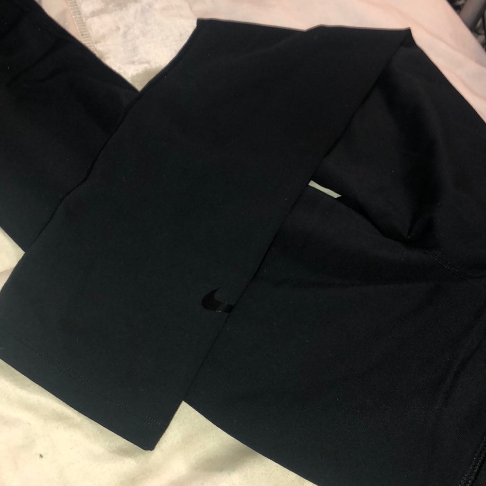 Nike Sculpt Lux Women's High-Rise Training Crops - Picture 5 of 5
